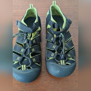 Keen Size 6